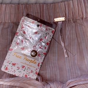 FREE PEOPLE TOP NWT XS-OFF SHOULDERS